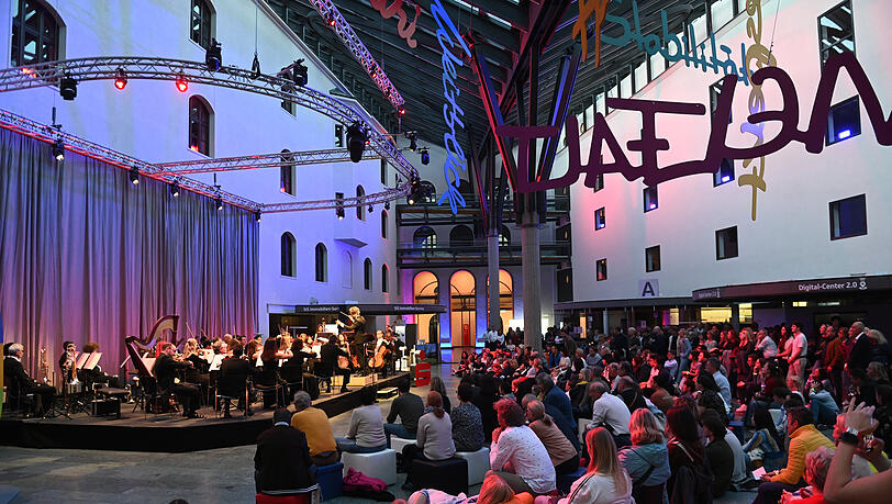 Die Symphoniker treten auch dieses Jahr wieder in der Stadtsparkasse auf.