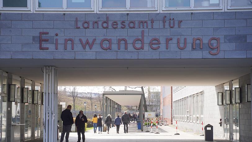 In Berlin wurden laut Mediendienst Integration im vergangenen Jahr rund 36.100 Anträge auf Einbürgerung gestellt. (Symbolbild) In Berlin wurden laut Mediendienst Integration im vergangenen Jahr rund 36.100 Anträge auf Einbürgerung gestellt. (Symbolbild)