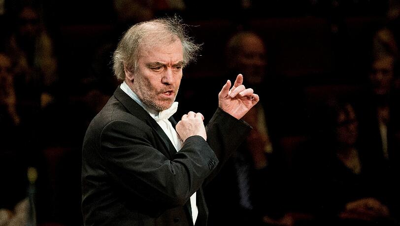 Valery Gergiev dirigert die Münchner Philharmoniker. Valery Gergiev dirigert die Münchner Philharmoniker.