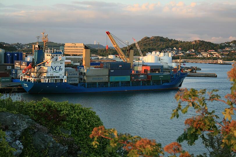 Bei Reisen mit Containerschiffen entdecken die Passagiere viele Häfen, die von normalen Kreuzfahrtschiffen nicht angelaufen werden.