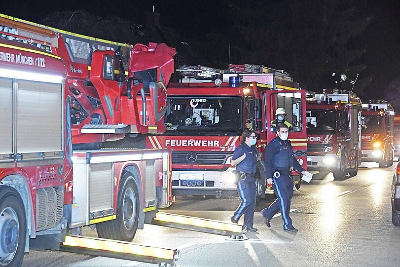 Weiter Bilder vom Feuerwehreinsatz, bei dem fünf Menschen verletzt wurden.