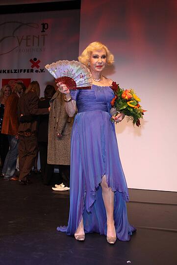 Dagmar Berghoff auf dem Laufsteg bei der Event "Prominent Fashion Charity Gala" 2010.