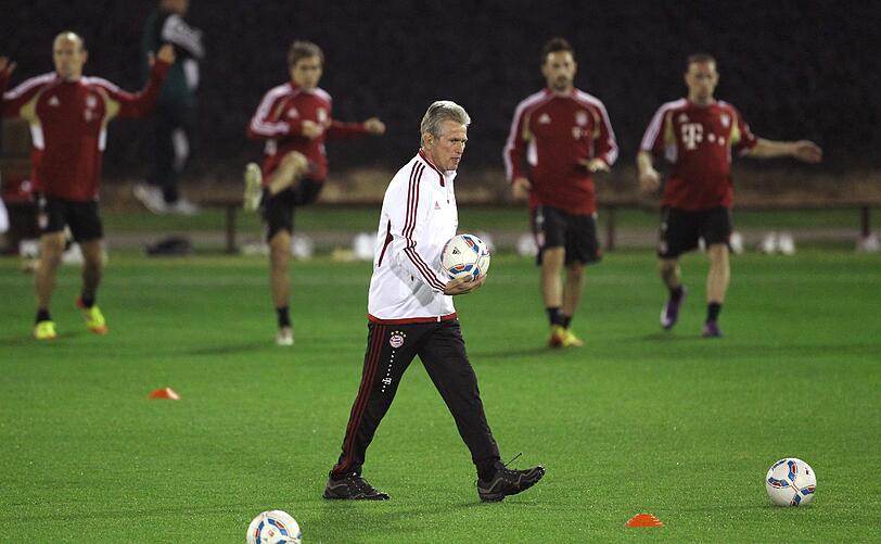 Trainingsauftakt in Doha: Trainer Heynckes lässt seine Spieler in der Luxusanlage "Aspire Academy" schwitzen.