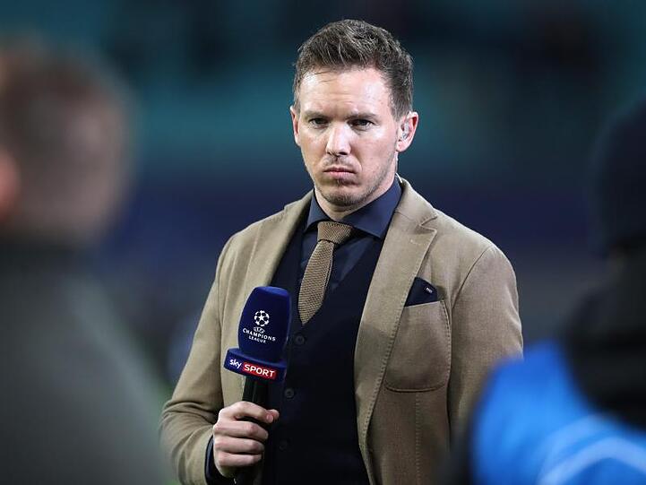 Leipzigs Trainer Julian Nagelsmann glaubt an eine Fortsetzung der Saison - wenn auch spät.