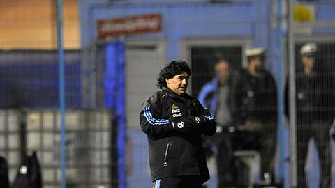 Diego Maradona auf dem Trainingsgelände des TSV 1860. Klicken Sie sich durch die Bilder.