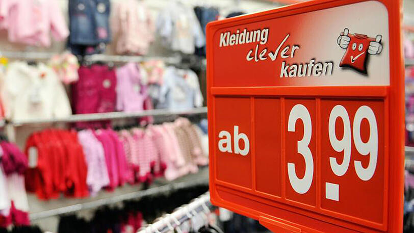 Textildiscounters KiK will die Zahl der Filialen in den nächsten Jahren von derzeit 3439 auf rund 5000 erhöhen.