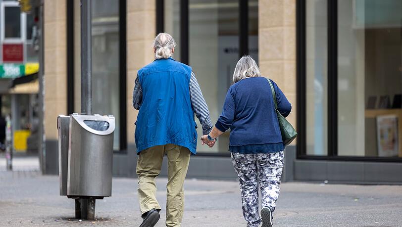 1.668 Euro erhalten Rentnerinnen und Rentner im Schnitt nach 45 Versicherungsjahren. (Archivbild)