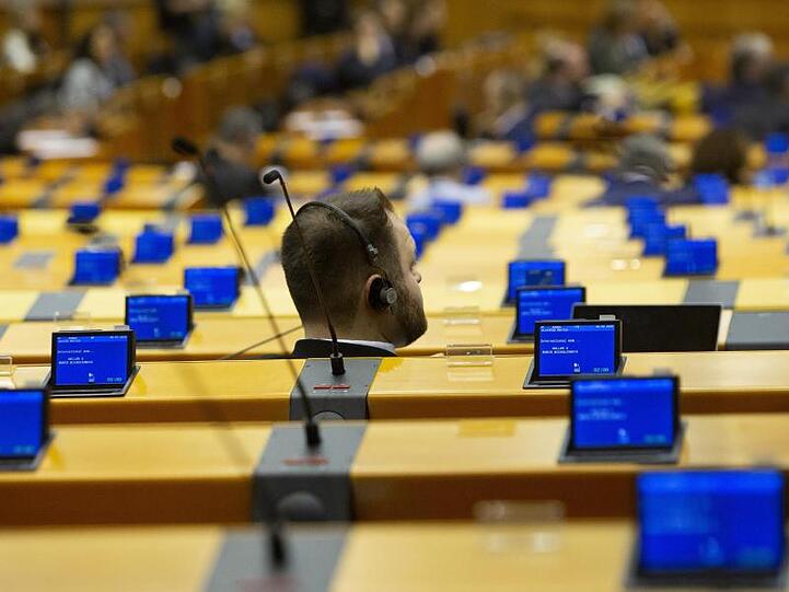 Das EU-Parlament diskutiert über das Coronavirus und "ungewöhnliche Maßnahmen".