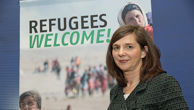 "Refugees welcome": Die Fraktionsvorsitzende der Grünen Katrin Göring-Eckardt hat den Entwurf für ein neues Einwanderungsgesetz vorgelegt. "Refugees welcome": Die Fraktionsvorsitzende der Grünen Katrin Göring-Eckardt hat den Entwurf für ein neues Einwanderungsgesetz vorgelegt.