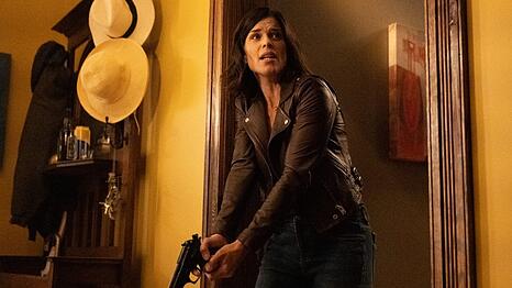 Neve Campbell kehrt in "Scream 7" als Sidney Prescott zur&uuml;ck.