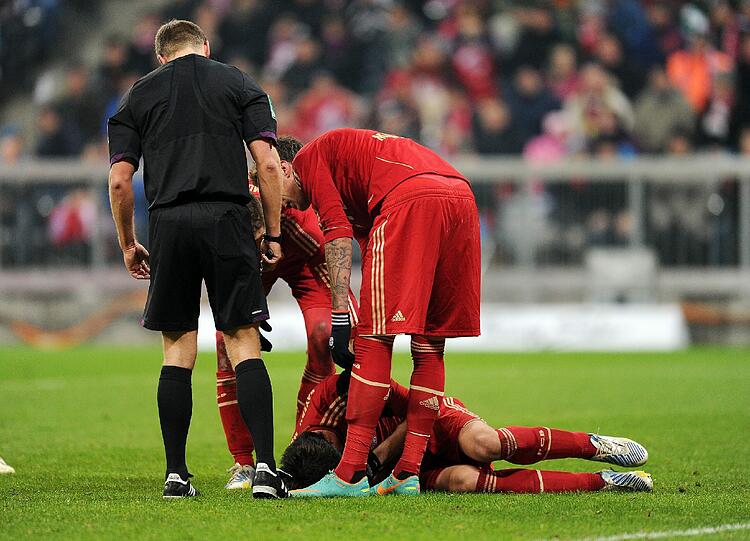 Javi Martinez: Die Bilder von seiner Verletzung im Spiel gegen Gladbach
