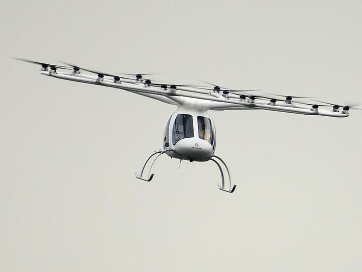 Der Volocopter 2X startet zum ersten öffentlichen Testflug.
