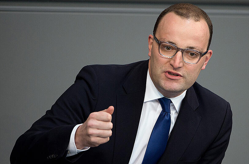 Der gesundheitspolitische Sprecher der CDU/CSU-Bundestagsfraktion Spahn fordert, die Weichen so zu stellen, dass auch die Jüngeren noch genug Absicherung im Alter haben.