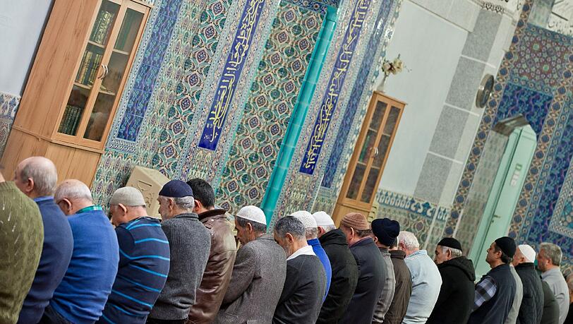Die Mehrheit der Deutschen hat wenig Ahnung vom Islam. Die Mehrheit der Deutschen hat wenig Ahnung vom Islam.