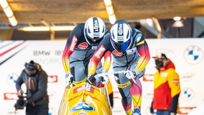 Bob-Pilot Francesco Friedrich und Alexander Schüller beim Start.