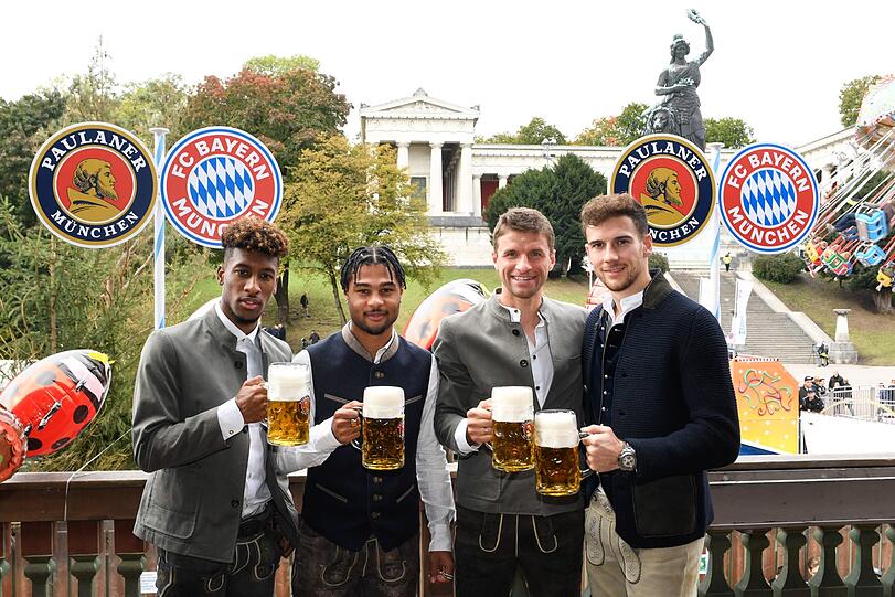 Kingsley Coman, Serge Gnabry, Thomas Müller und Leon Goretzka (v.l.n.r.)