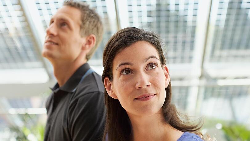 Wenn Paare ohne Trauschein ein Haus kaufen, müssen ihnen die langfristigen Verpflichtungen dadurch klar sein. Wenn Paare ohne Trauschein ein Haus kaufen, müssen ihnen die langfristigen Verpflichtungen dadurch klar sein.