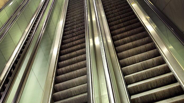 In München werden etliche Rolltreppen erneuert. (Symbolbild)