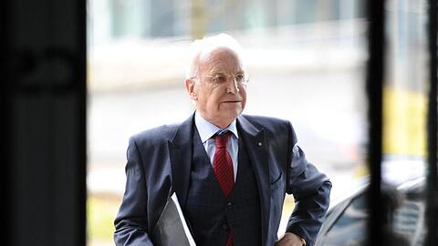 Edmund Stoiber (CSU), ehemaliger bayerischer Ministerpräsident und Aufsichtsrat bei Bayern München. Foto: Andreas Gebert/Archiv