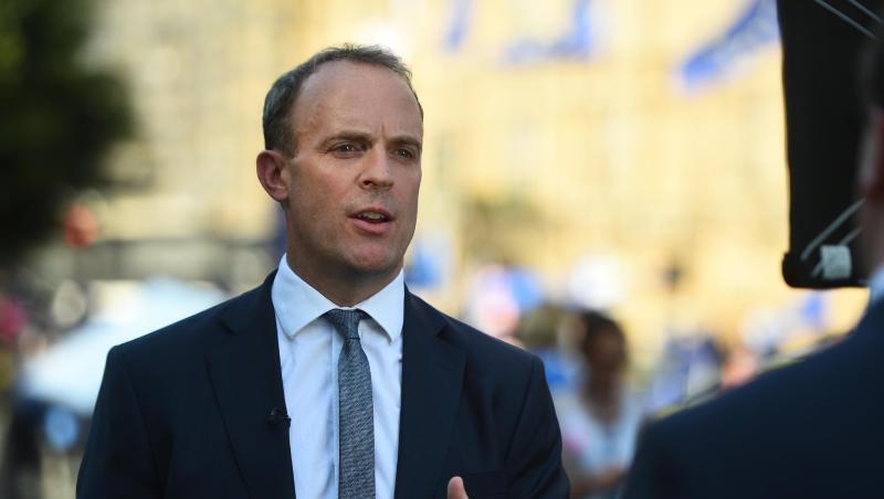Dominic Raab bleibt in dem Streit um festgestzte Öltanker hart und lehnt einen Austausch ab. Dominic Raab bleibt in dem Streit um festgestzte Öltanker hart und lehnt einen Austausch ab.