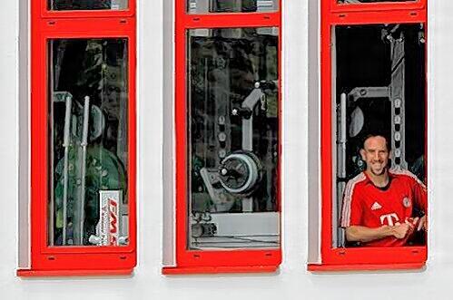 Manche nennen einen Kraftraum auch Folterkammer. Franck Ribéry hat am Mittwoch allerdings erkennbaren Spaß bei der Arbeit an der Säbener Straße.