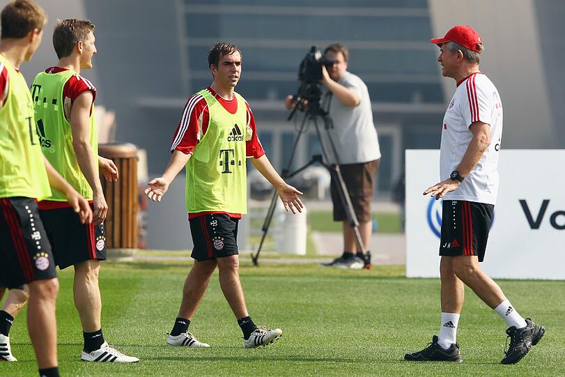 Heynckes im Gespräch mit Bastian Schweinsteiger und Philipp Lahm.
