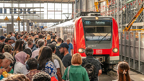 Eine Weichenst&ouml;rung am Hauptbahnhof sorgt f&uuml;r Versp&auml;tungen bei den Linien S6 und S8. (Archivbild)