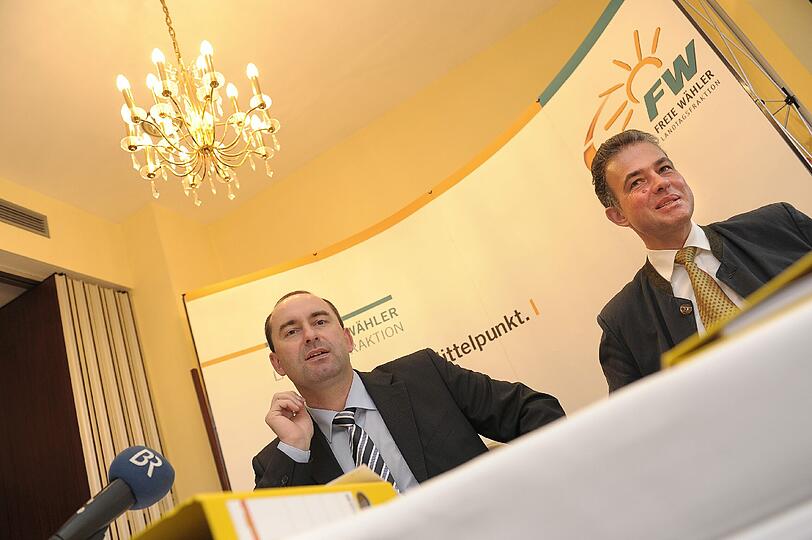 Der Hartnäckige: Gustl Mollath hat ihm viel zu verdanken. Florian Streibl (FW) (r.) brachte den Fall ins Rollen. Es ist seine persönliche Rache an der CSU. Die hatte 1993 seinen Vater wegen der &bdquo;Amigo-Affären&ldquo; gestürzt.
