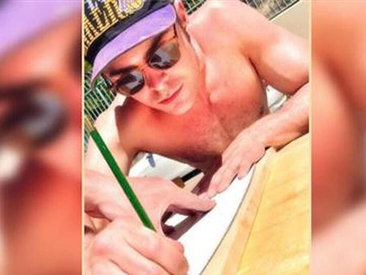 Ohne T-Shirt, dafür mit viel Elan: Zac Efron beim Skateboard-Bau
