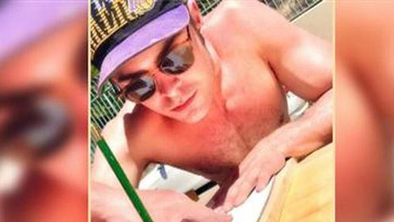 Ohne T-Shirt, dafür mit viel Elan: Zac Efron beim Skateboard-Bau Ohne T-Shirt, dafür mit viel Elan: Zac Efron beim Skateboard-Bau