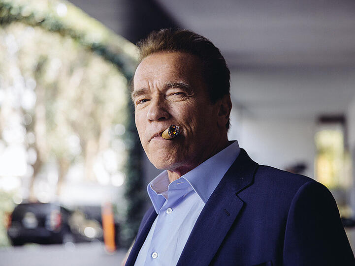 So kennt man Arnold Schwarzenegger: In einem Interview sprach der Lebemann jetzt über seine Fehler