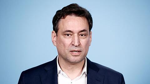 Georg Eisenreich (CSU), Justizminister von Bayern, gibt ein Pressestatement.