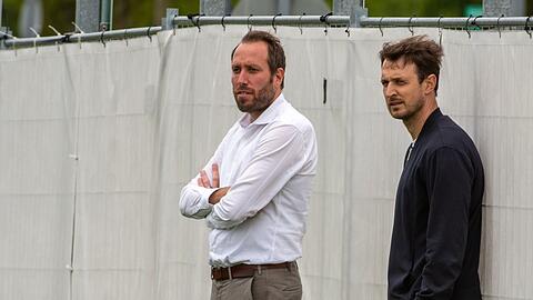 Geschäftsführer Michael Ströll (l) und Christoph Janker, Leiter Lizenzspielerabteilung.