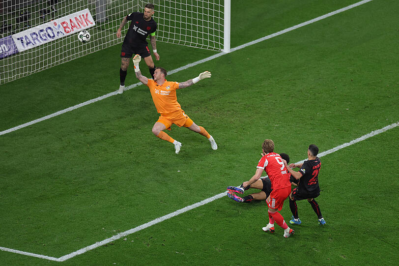 Das 1:0 f&uuml;r Bayern: Harry Kane schie&szlig;t links oben ein.