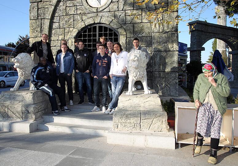 Die Löwen unterwegs in Belek: Am Dienstag gönnten sich die Spieler des TSV 1860 eine Auszeit und erkundeten die Stadt - die Bilder.