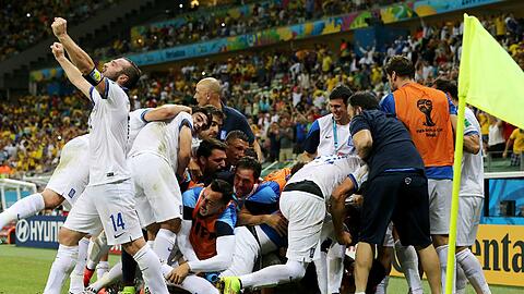 Griechenland im Freudentaumel nach dem Last-Minute-Ticket ins Achtelfinale.