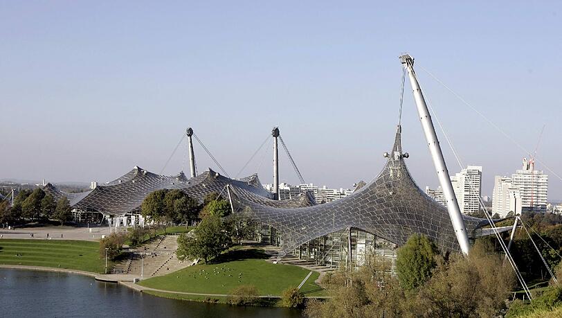 Die Dachkonstruktion des Olympiaparks soll saniert werden.