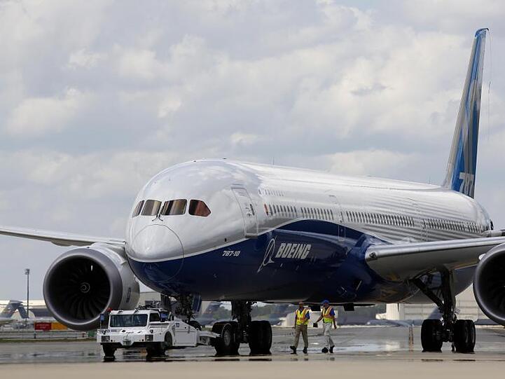 Eine Boeing 787-10 Dreamliner auf dem Flughafen von Charleston im US-Bundesstaat South Carolina.