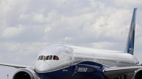 Eine Boeing 787-10 Dreamliner auf dem Flughafen von Charleston im US-Bundesstaat South Carolina.