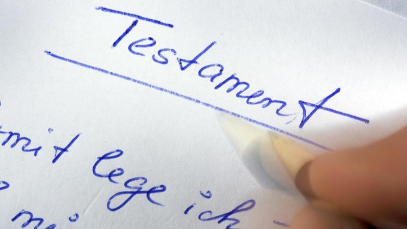Ein Testament wird verfasst.