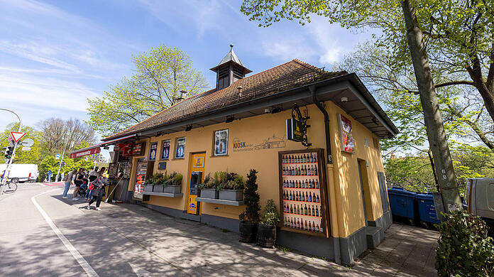 Der Kiosk an der Reichenbachbrücke: Sowohl am Tag als auch für Nachtschwärmer ein beliebtes Ziel.