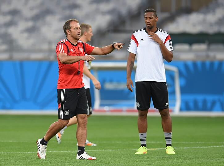 Jérôme Boateng und Hansi Flick arbeiteten über Jahre hinweg bei der Nationalmannschaft zusammen.