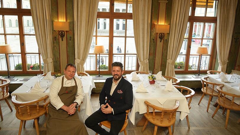 Küchenchef Mario Kleindienst (l.) und Betriebsleiter Mehmet Sancar im Spatenhaus.