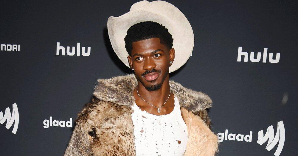 Lil-Nas-X-zeigt-sich-nach-Klinikaufenthalt-erstmals-vor-Gericht