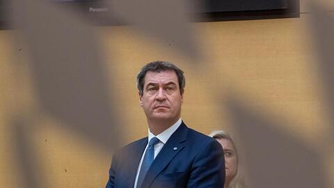 Markus Söder (CSU), Ministerpräsident von Bayern, steht im Landtag. Foto: Peter Kneffel/dpa/Archivbild