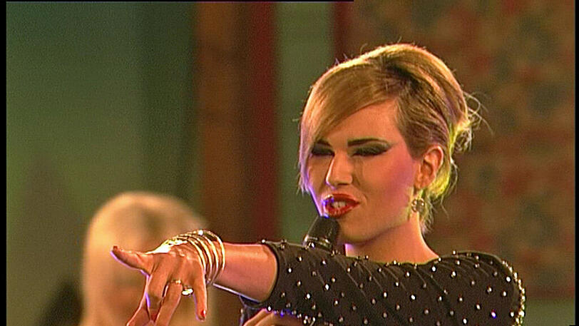 Valencia verlässt freiwillig das &bdquo;Big Brother&ldquo;-Haus: &bdquo;Ich brauche mein Luxusleben. Ich brauche mein Botox&ldquo;! Und: Jasmin, Jordan, Rayo und Florian sind nominiert! Die Bilder aus dem TV-Container