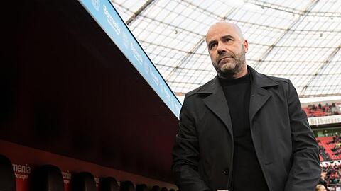 Leverkusens Trainer Peter Bosz startete mit einer Heimniederlage.