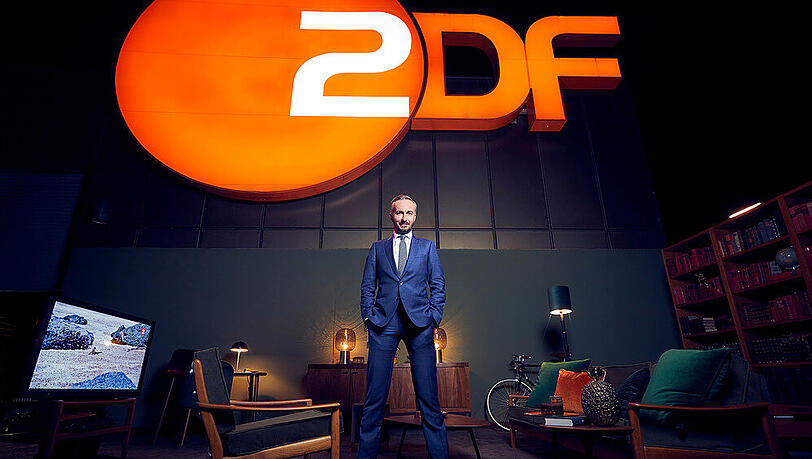 Jan Böhmermann in seinem neuen Studio des "ZDF Magazin Royale" Jan Böhmermann in seinem neuen Studio des "ZDF Magazin Royale"
