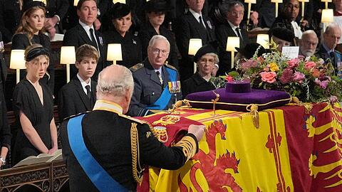Ein geschichtsträchtiger Moment während des Gottesdienstes zu Ehren der Queen.