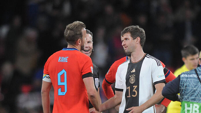 Von Gegnern zu Teamkollegen? Thomas Müller (r.) und Harry Kane.